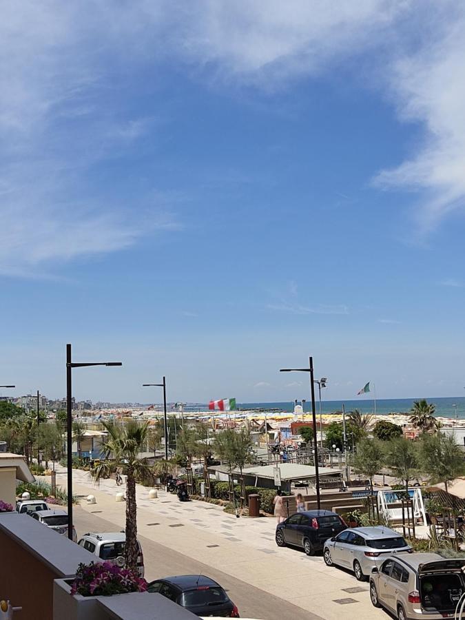Hotel Alexander Resort Римини Екстериор снимка