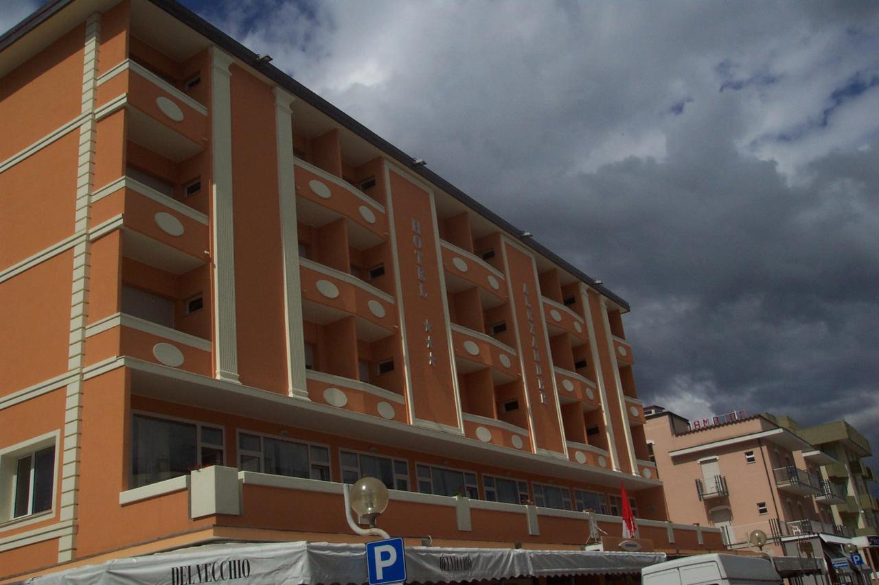 Hotel Alexander Resort Римини Екстериор снимка